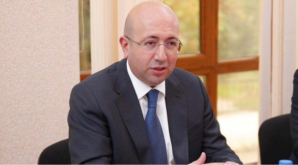 dovlet-shehersalma-ve-arxitektura-komitesinin-sedri-agcabedide-vetendash-qebulu-kechirib-foto