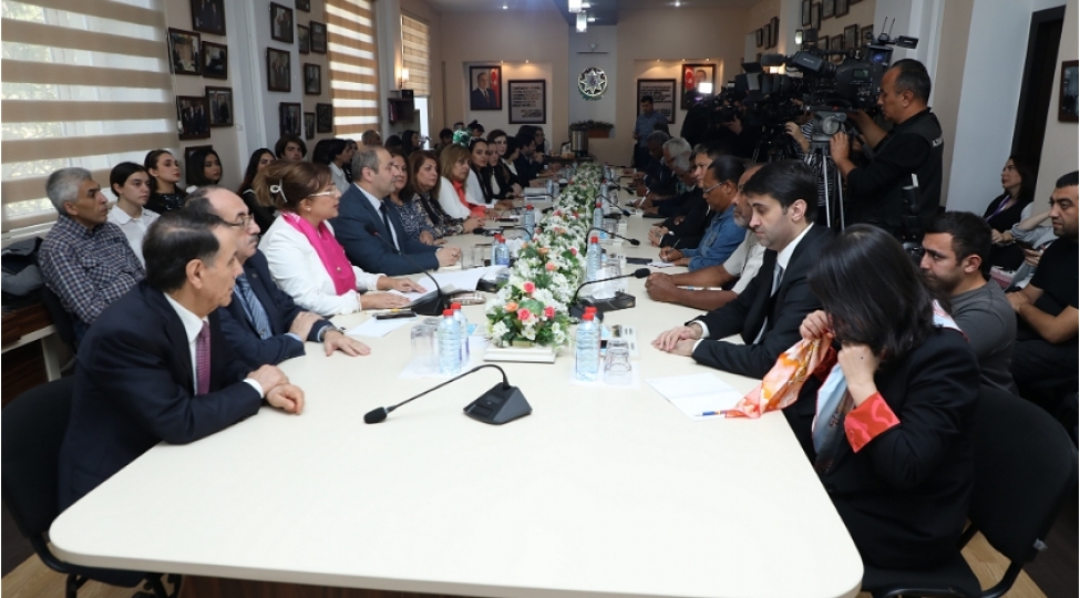 adu-da-neokolonializm-ve-edaletsizlik-iki-dunyevi-tehlukeli-tendensiya-movzusunda-tedbir-kechirilib