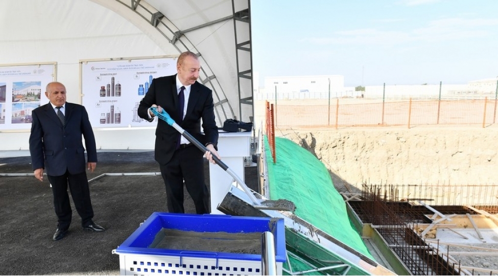 dovlet-bashchisi-chinar-servis-istehsal-kommersiya-firmasinin-yeni-muessisesinin-temelini-qoyub