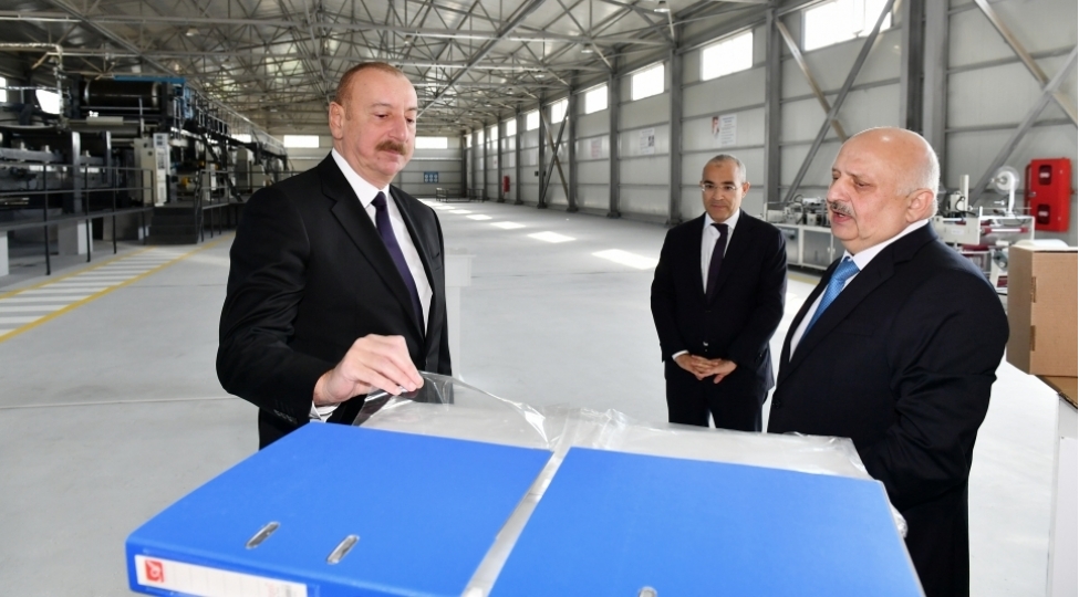 prezident-ilham-eliyev-sumqayitda-bir-sira-muessiselerin-achilishinda-ve-temelqoyma-merasimlerinde-ishtirak-edib
