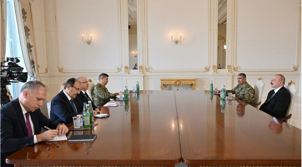 prezident-ilham-eliyev-turkiyenin-milli-mudafie-nazirini-qebul-edib-2