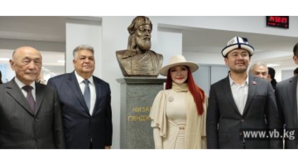 bishkekde-nizami-gencevinin-abidesinin-achilishi-olub-foto