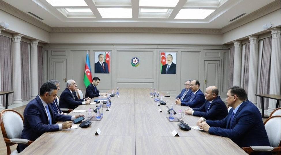eli-esedov-bakida-kechirilen-3-cu-dim-dialoqunun-ishtirakchilari-ile-gorushub