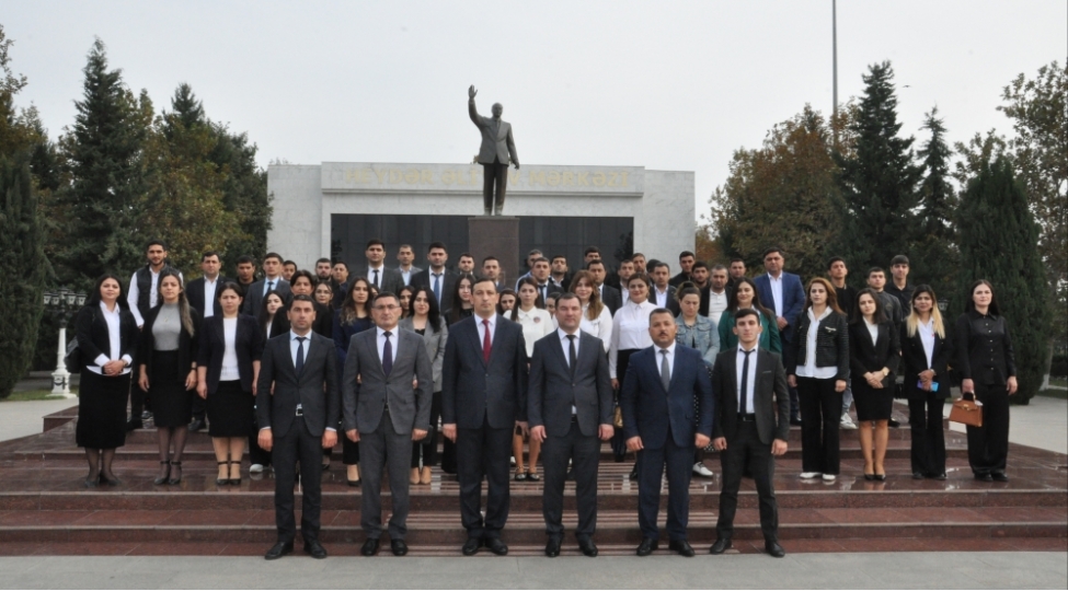 genc-partiya-feallari-heyder-eliyev-merkezini-ziyaret-edibler-foto-25