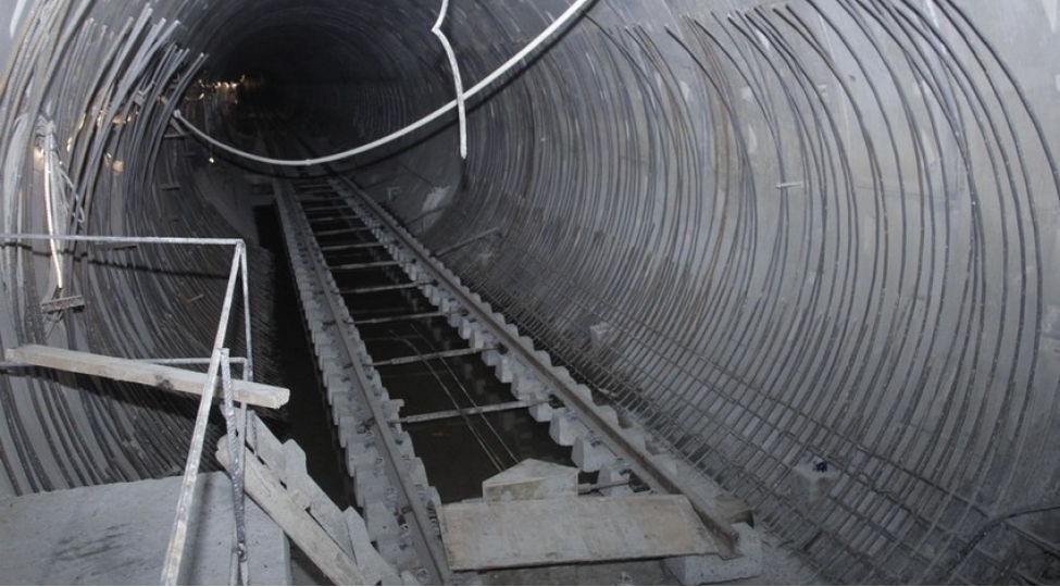 metropolitenin-28-ci-stansiyasinda-sernishin-platformasi-insha-olunub-foto