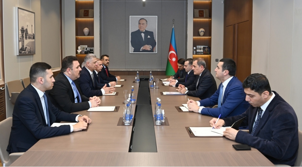 ceyhun-bayramov-iraq-parlamentinin-numayende-heyeti-ile-gorushub-foto