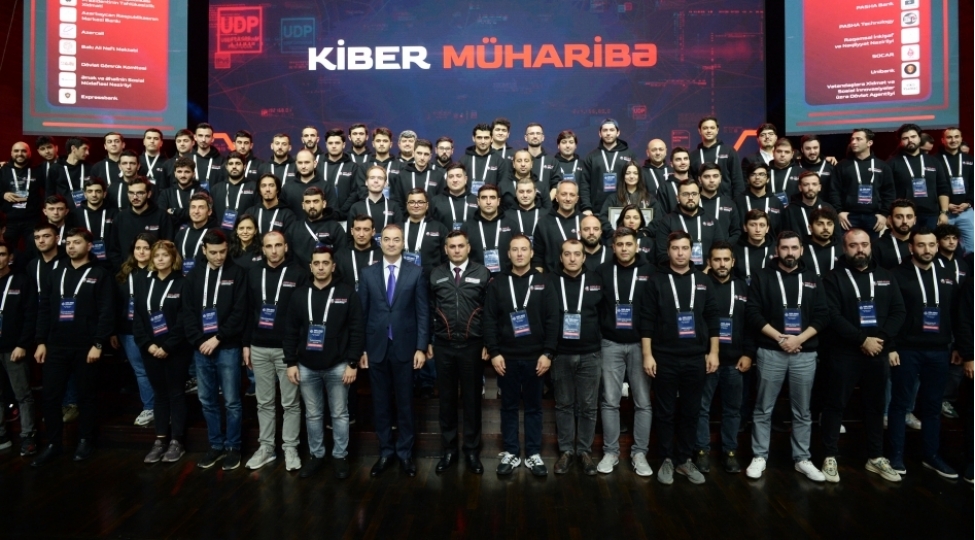 kiberheller-sergisinde-100-den-chox-ziyaretchi-viktorinada-hediyye-qazanib