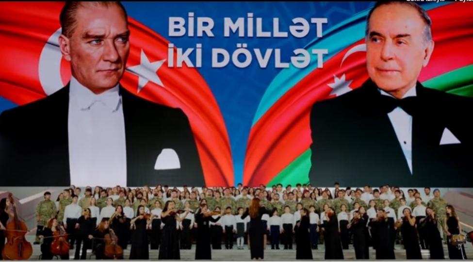 azerbaycan-genclerinden-turkiye-100-adli-marsh-video