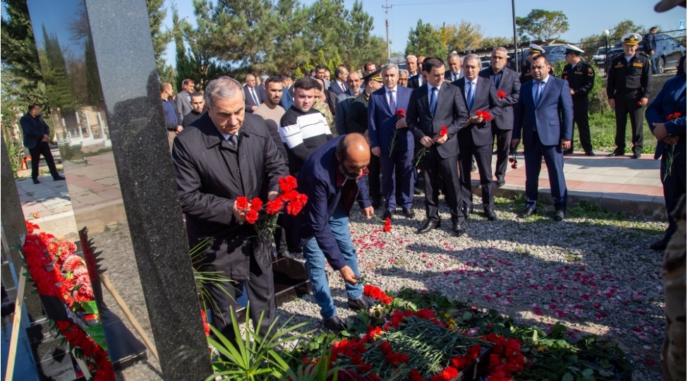 salyanda-shehid-sadiq-qehremanovun-mezari-ziyaret-edilib-foto