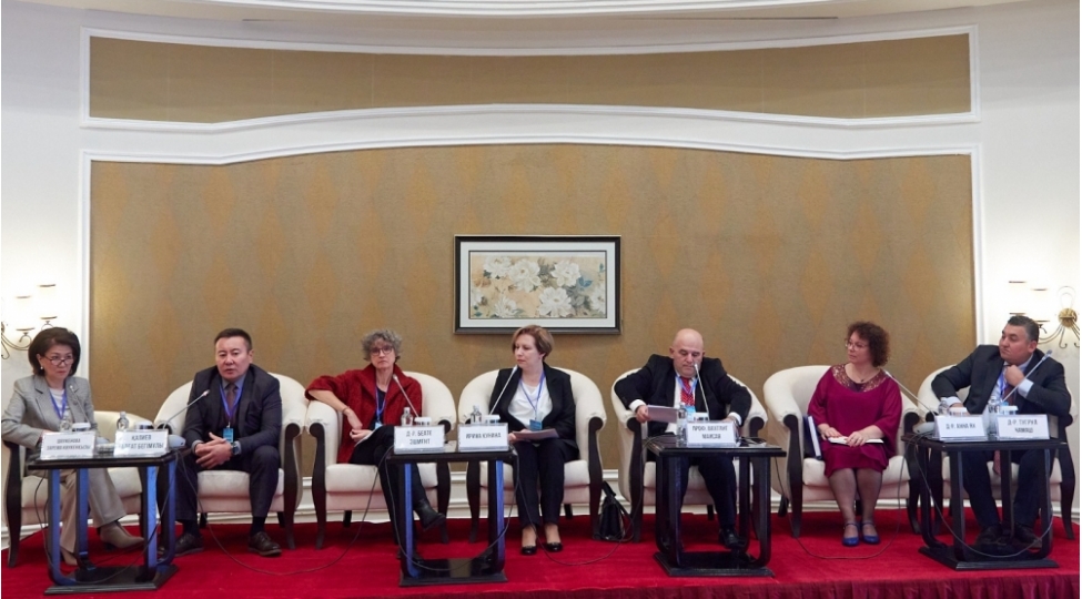 azerbaycanin-multikulturalizm-modeli-astanada-muzakire-edilib-foto