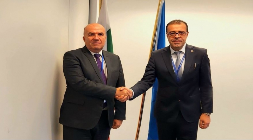 azerbaycanin-nato-daki-numayendeliyinin-bashchisi-bolqaristanli-hemkari-ile-gorushub