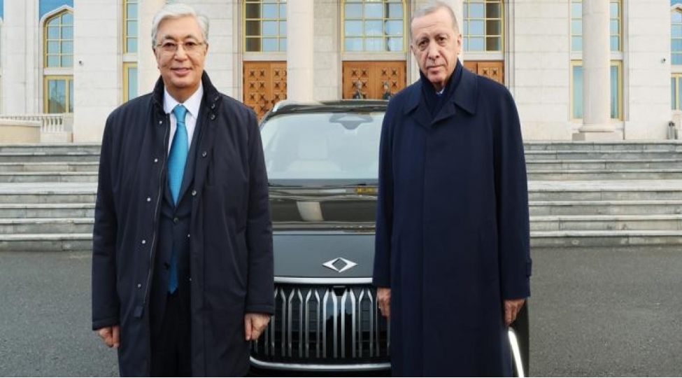 erdogan-tokayeve-togg-hediyye-edib-foto
