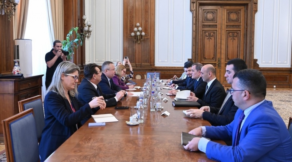 ceyhun-bayramov-ruminiya-senatinin-sedri-ile-gorushub-foto