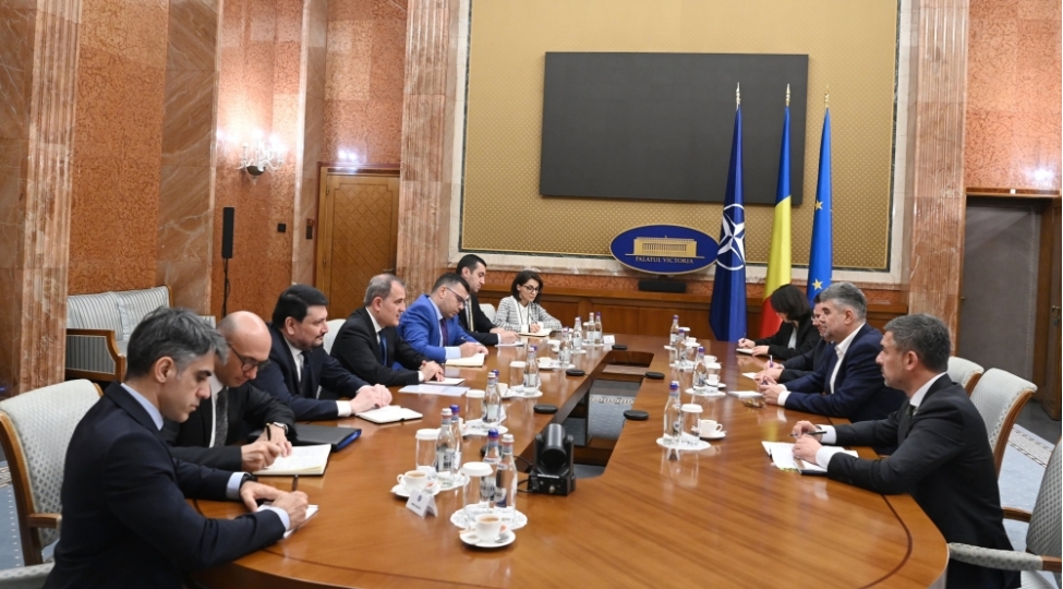 ceyhun-bayramov-ruminiya-bash-naziri-ile-gorushub