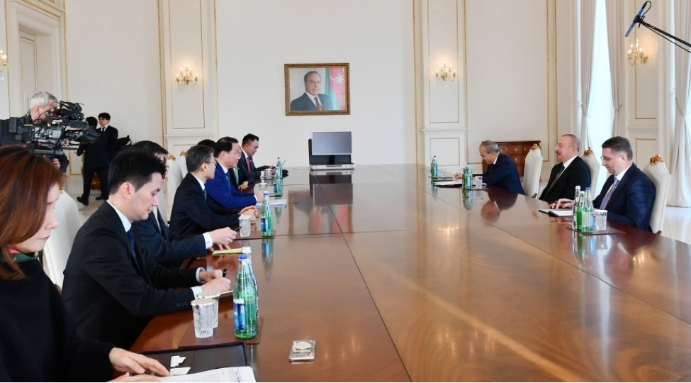 prezident-koreya-respublikasinin-ticaret-ve-senaye-palatasi-sedrinin-bashchiliq-etdiyi-numayende-heyetini-qebul-edib