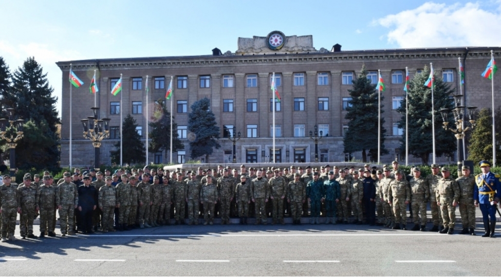 prezident-ilham-eliyev-xankendide-herbi-paradda-chixish-edib-fotoyenilenib