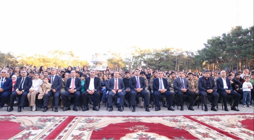 neftchalada-zefer-gunu-genish-coshqu-ile-qeyd-olunub-foto