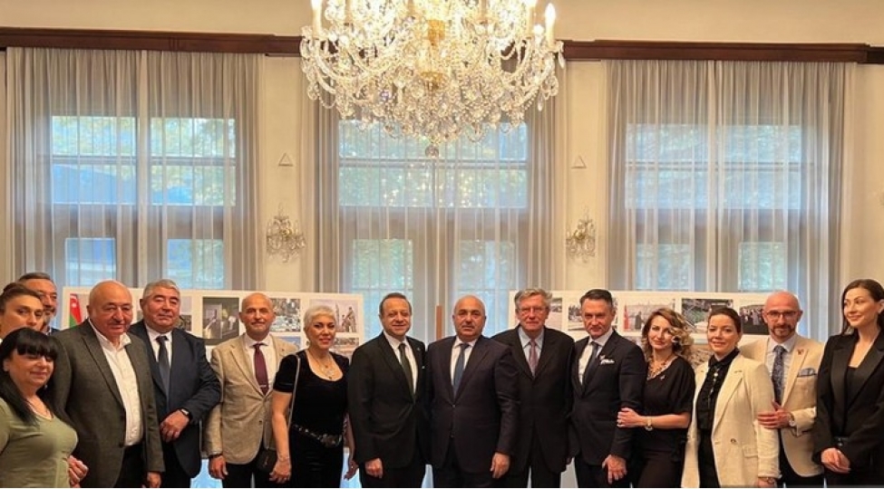 azerbaycan-ve-turkiyenin-chexiyadaki-sefirlikleri-zefer-gununu-praqada-birge-qeyd-edibler