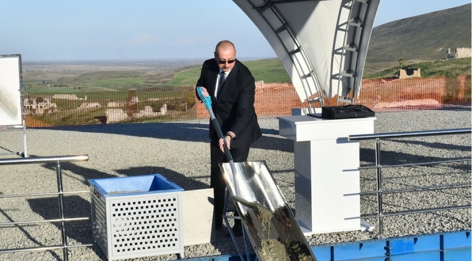 prezident-ilham-eliyev-fuzuli-rayonunda-qargabazar-kendinin-temelini-qoyub