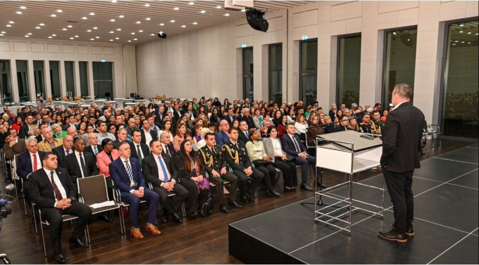 almanyda-zefer-gunu-qeyd-olunub-foto