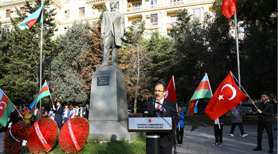 ataturkun-xatiresi-bakida-anilib-fotosergi-kechirilib