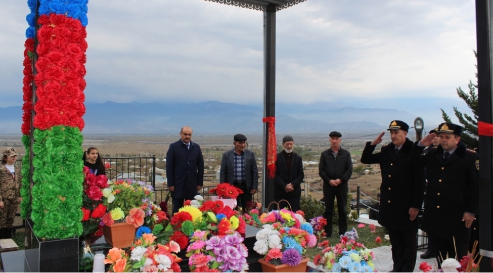 daxili-qoshunlarin-shehid-herbi-qulluqchusu-ruslan-sadiqovun-xatiresi-anilib-foto