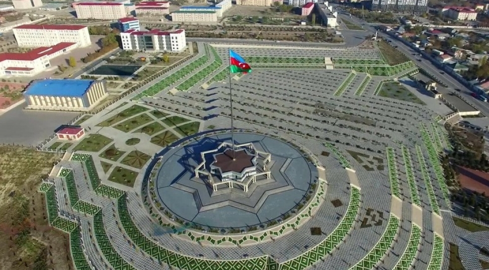 naxchivanda-shehid-ailelerine-qazilere-menziller-ve-avtomobiller-verilib