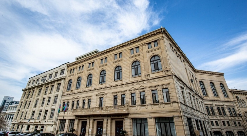 konstitusiya-mehkemesi-plenumu-mustentiqlerin-selahiyyeti-ile-bagli-qerar-qebul-edib
