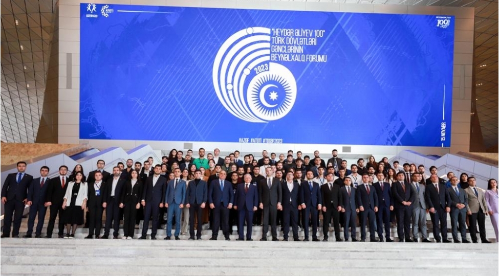 umummilli-lider-heyder-eliyevin-100-illiyine-hesr-olunan-turk-dovletleri-genclerinin-beynelxalq-forumu-kechirilib-foto
