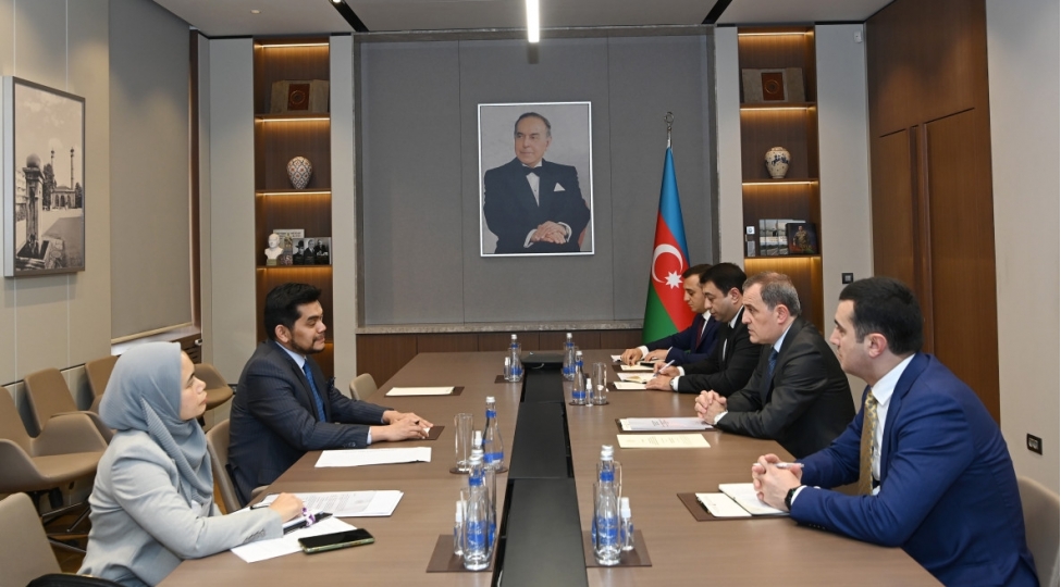 ceyhun-bayramov-malayziyanin-yeni-sefiri-ile-gorushub-foto