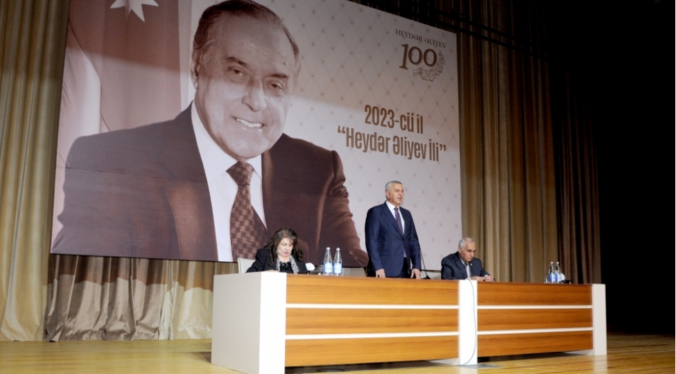 umummilli-lider-heyder-eliyev-muasir-azerbaycanin-memaridir-foto