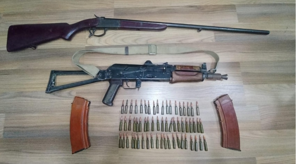 shirvan-sheheri-erazisinde-avtomat-ve-tufengler-tapilib