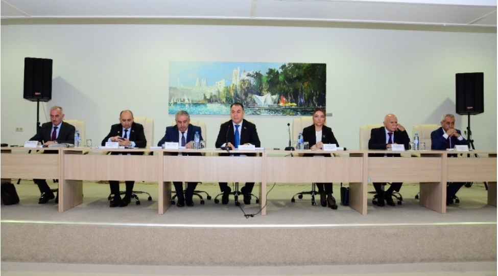 amea-da-qerbi-azerbaycandan-deportasiya-imirlide-meskunlashma-kitabinin-teqdimati-kechirilib-foto