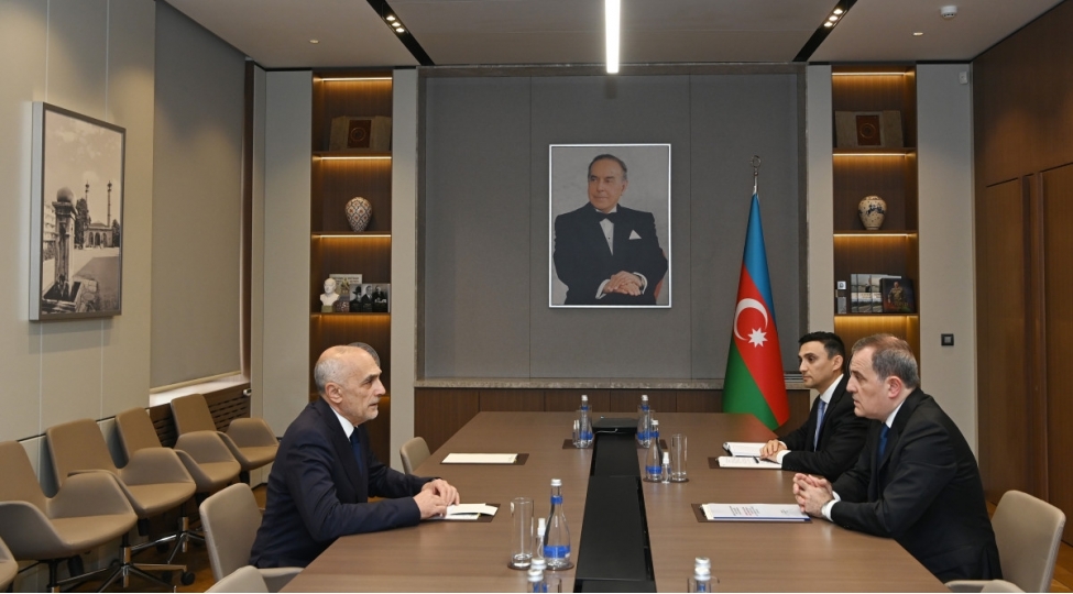 ceyhun-bayramovun-guam-in-bash-katibi-altay-efendiyevle-gorushub-foto