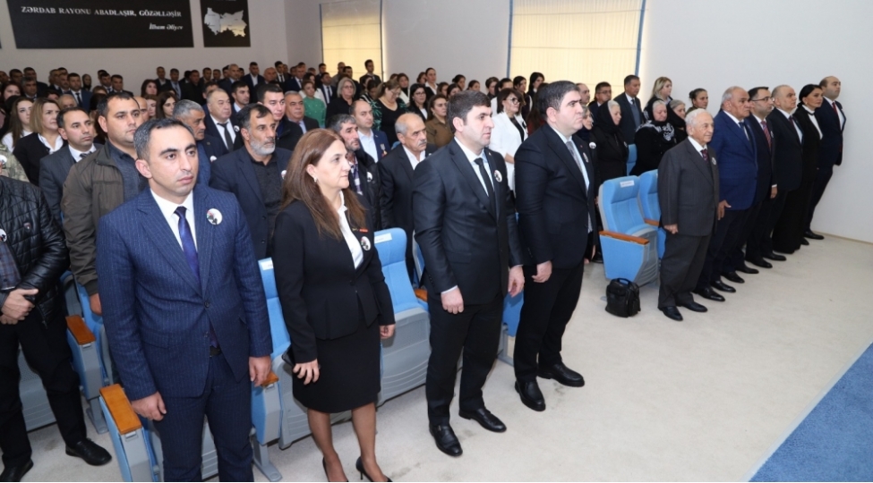 muasir-tariximizin-sherefli-dovru-foto