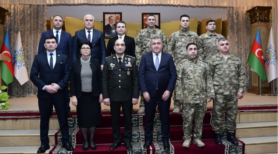 heyder-eliyev-ve-muasir-azerbaycan-gencliyi-foto-2