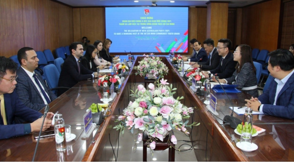 yap-ve-vkp-nin-gencler-teshkilatlari-arasinda-emekdashliq-meseleleri-muzakire-olunub-foto