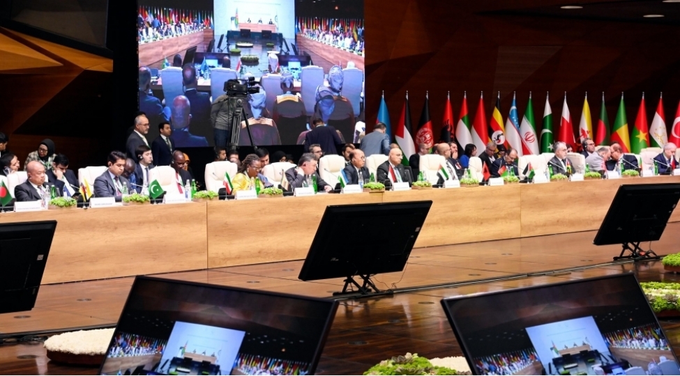 iet-in-emek-merkezi-ile-bagli-sechkiler-kechirilib-merkezin-bash-direktoru-sechilib