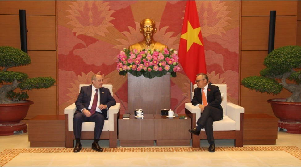 yap-numayende-heyeti-ile-vyetnam-milli-assambleyasinda-gorush-kechirilib-foto