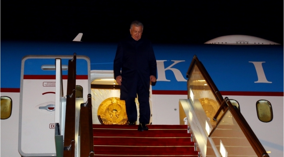 ozbekistan-prezidenti-shavkat-mirziyoyev-azerbaycana-ishguzar-sefere-gelib-foto