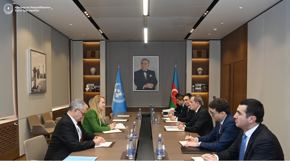 xin-rehberi-bmt-nin-avropa-uzre-iqtisadi-komissiyasinin-icrachi-katibi-ile-gorushub-foto