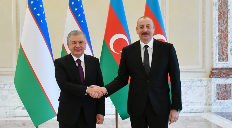 azerbaycan-prezidenti-ozbekistanli-hemkari-ile-gorushub-foto