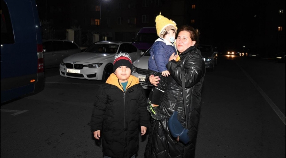 fuzulide-daha-25-aileye-menzillerinin-acharlari-teqdim-olunub-fotoyenilenib