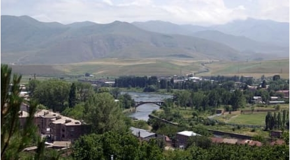 ulu-kechmishimden-suzulub-gelen-yurd-hesreti