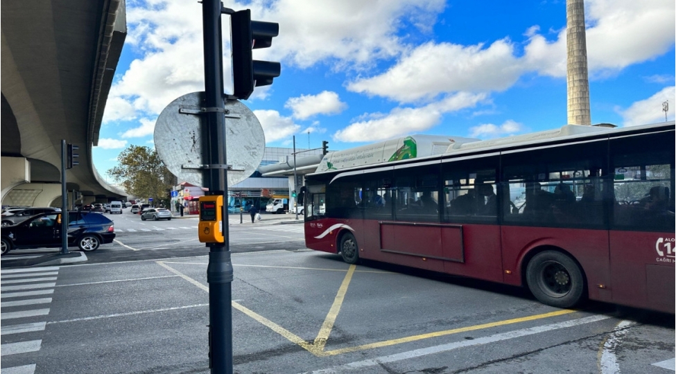 bakida-yol-kesishmesinde-infrastruktur-yeniden-teshkil-edilib-foto