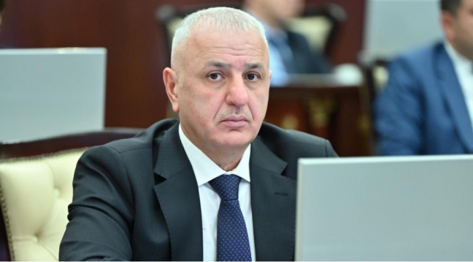 ermenistan-shuurlu-shekilde-qutbler-toqqushmasinin-girovuna-chevrilir