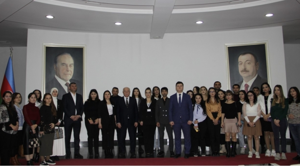 genc-partiya-feallari-heyder-eliyev-merkezini-ziyaret-edibler-foto-35