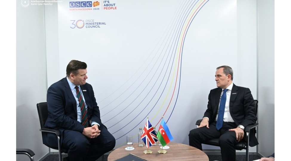 azerbaycanla-britaniya-arasinda-qarshiliqli-maraq-doguran-meseleler-muzakire-olunub