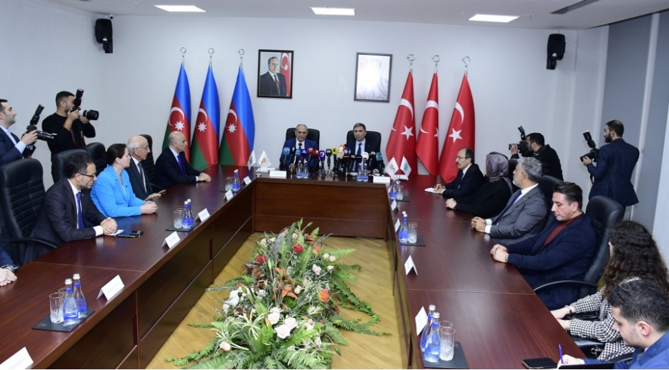 yap-merkezi-aparatinda-birge-metbuat-konfransi-kechirilib-foto-2