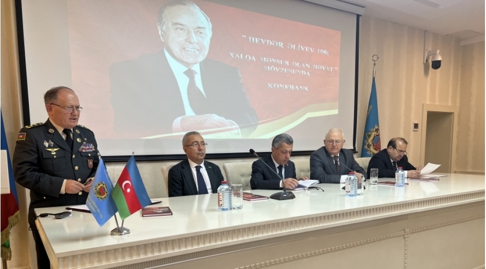 bakida-heyder-eliyev-100-xalqa-mensub-olan-heyat-movzusunda-konfrans-kechirilir-foto